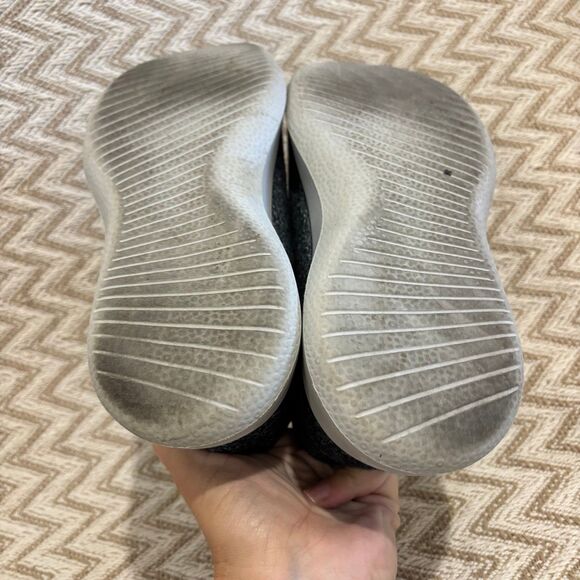 Allbirds Women’s Wool Runner Shoes - Picture 9 of 10
